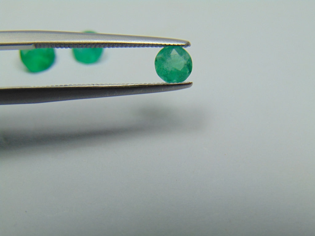 0.97ct Emerald 4mm 5mm
