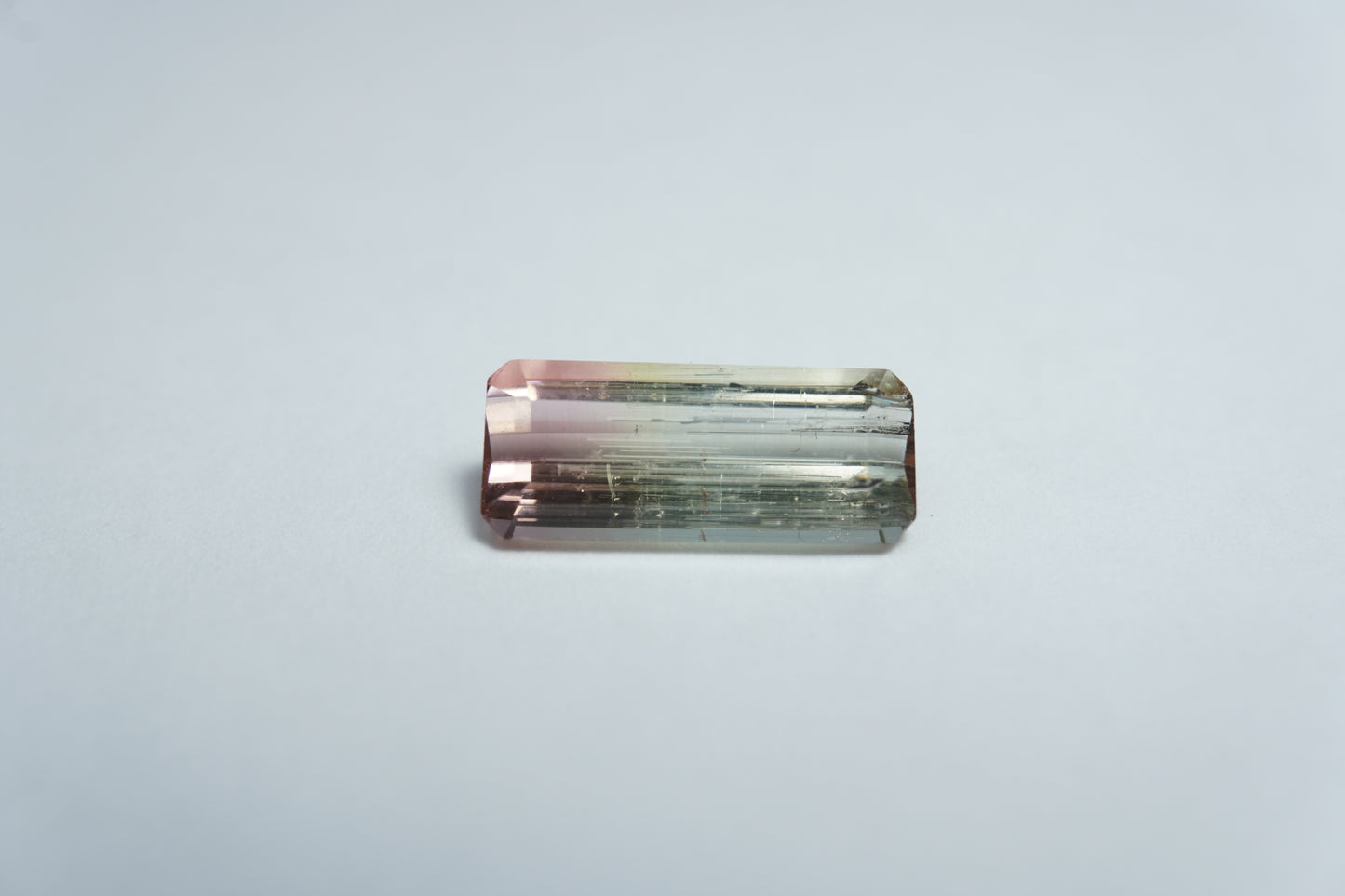 2.45ct Turmalina bicolor 13x5mm
