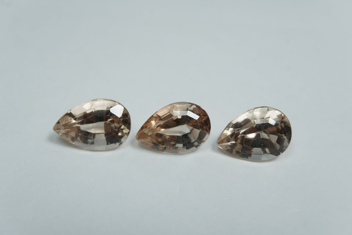 12.40ct Topázio 12x8mm / 12x8mm / 11.5x8mm