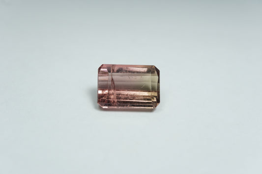 6.23ct Turmalina bicolor 12x9mm