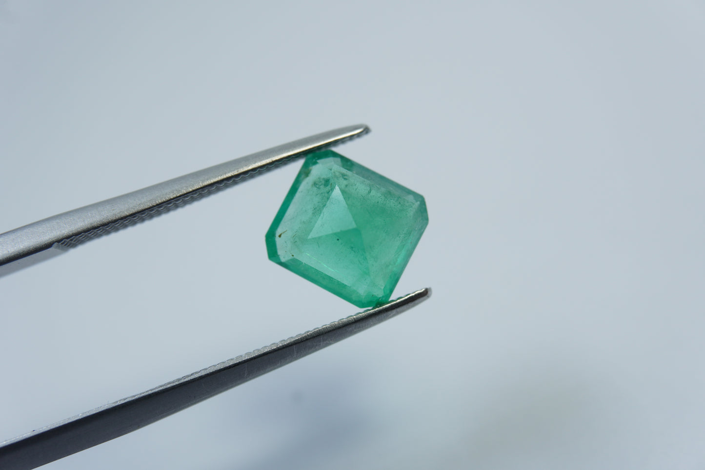 1.98ct Esmeralda 8x7mm
