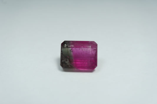 3.84ct Turmalina Bicolor 9.5x8mm