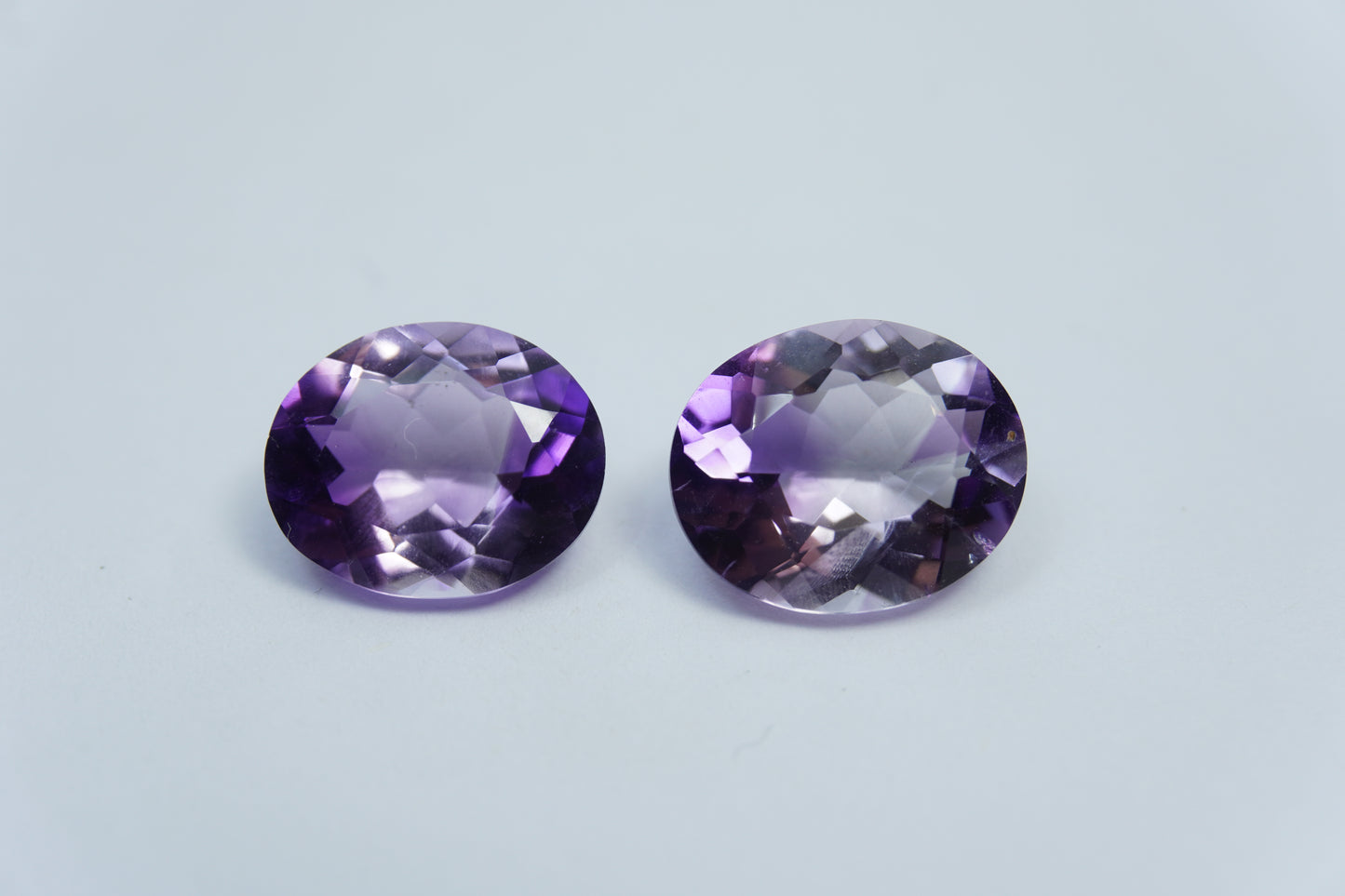 9.30ct Amethyst bicolor 12x10mm / 13x10.5mm