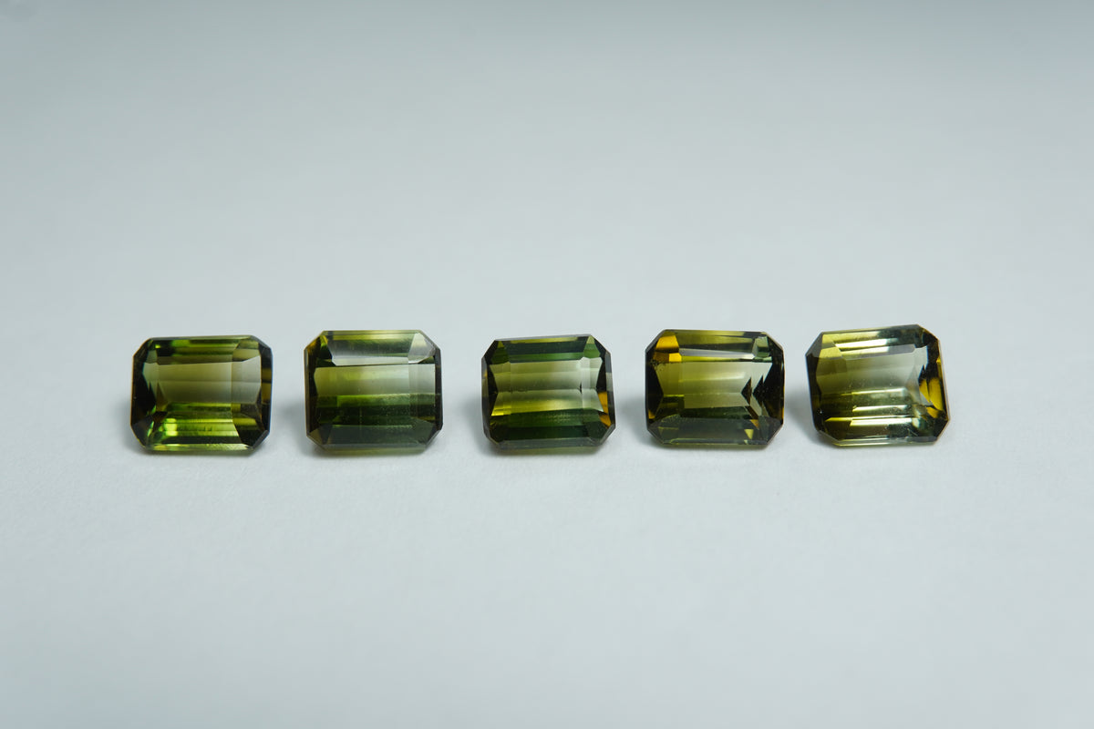 4.90ct Turmalina bicolor 6x5mm