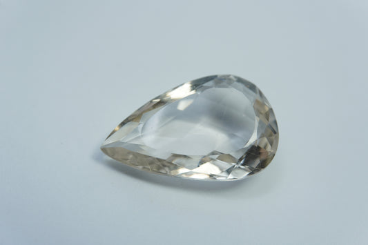 24.85ct Quartzo com inclusão 27x18mm