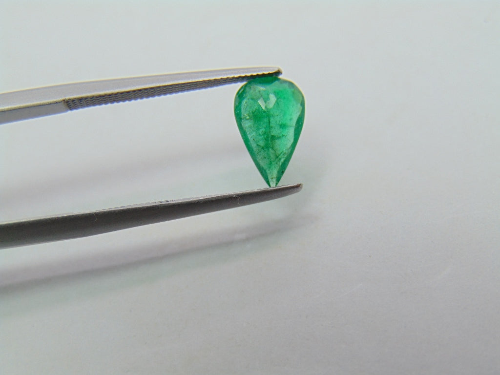 0.90ct Emerald 9x6mm