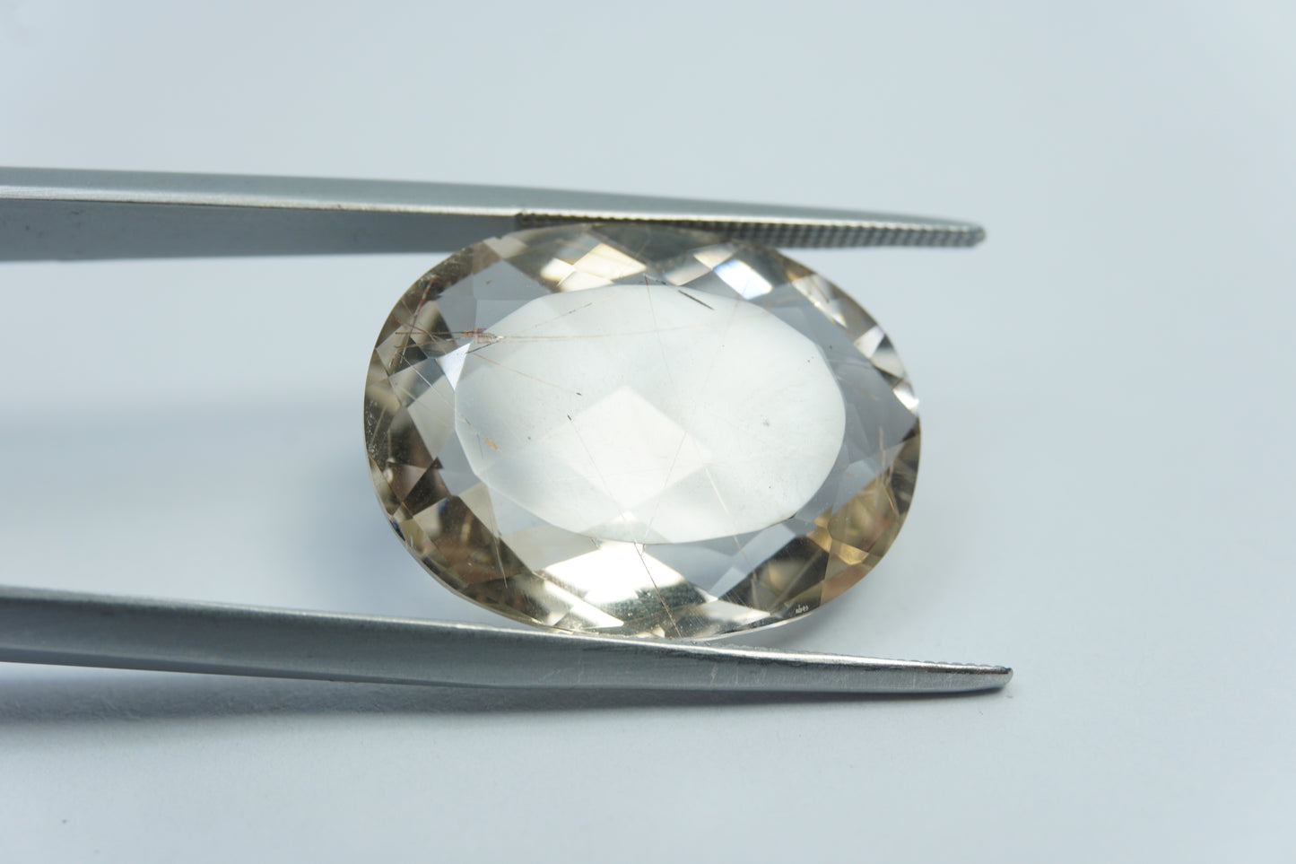 16.60ct Quartzo com inclusão 22x16mm