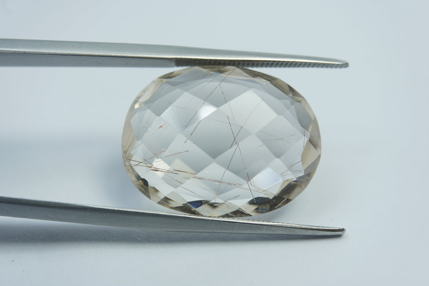 16.60ct Quartzo com inclusão 22x16mm