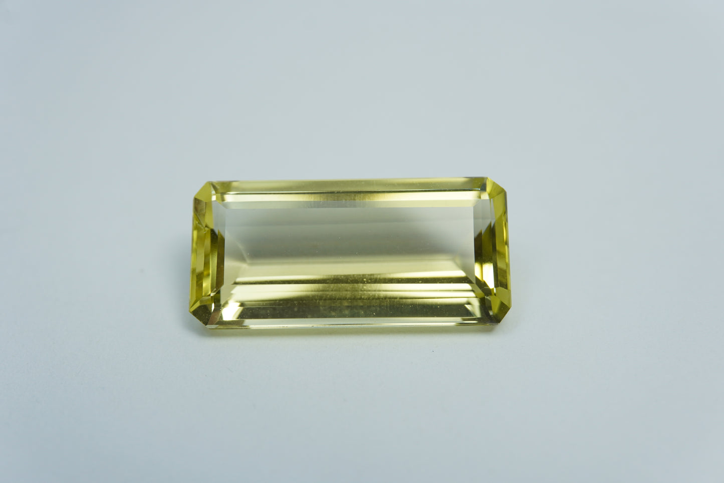15.90ct Green gold 24x11mm