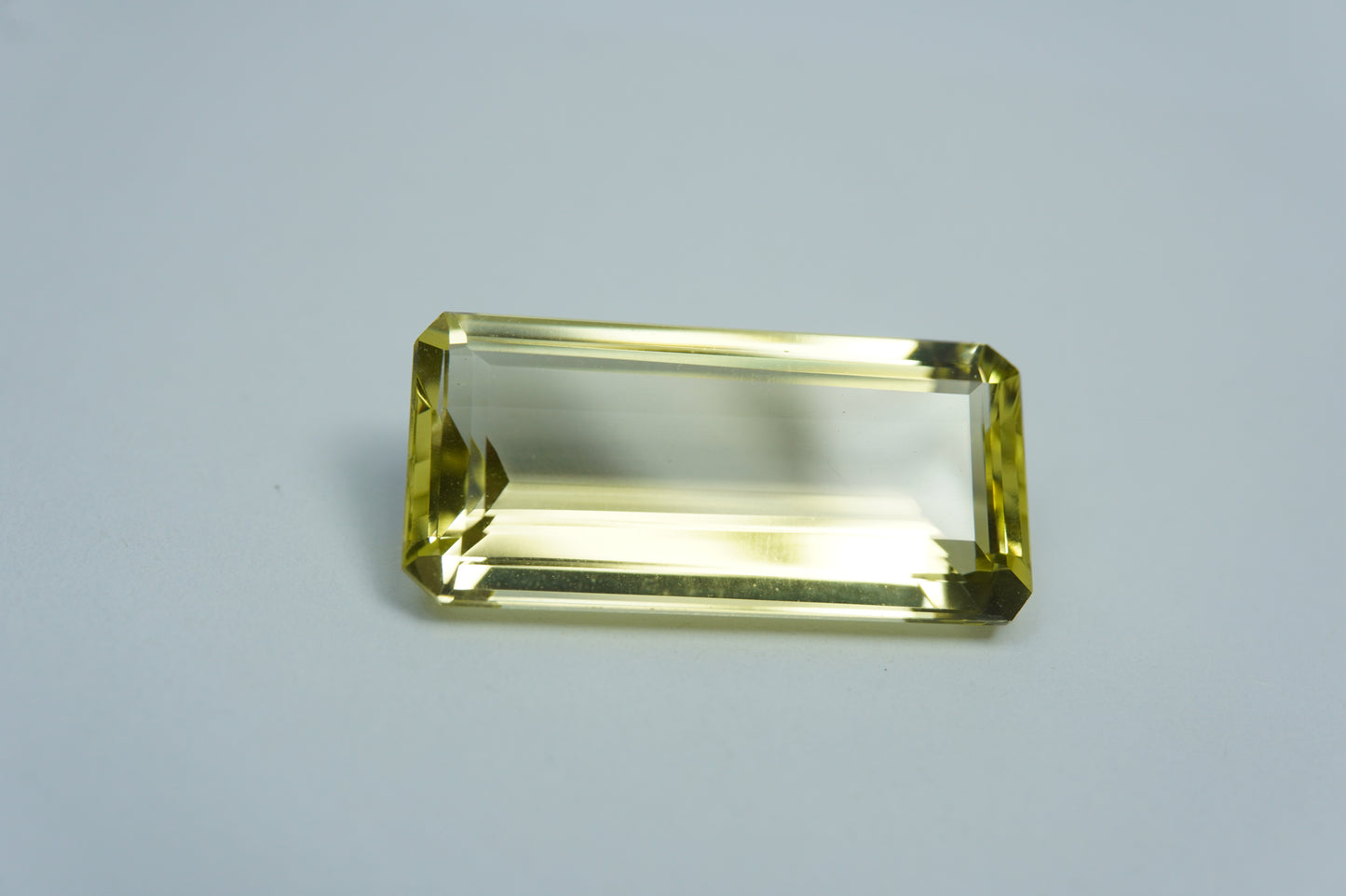 15.90ct Green gold 24x11mm