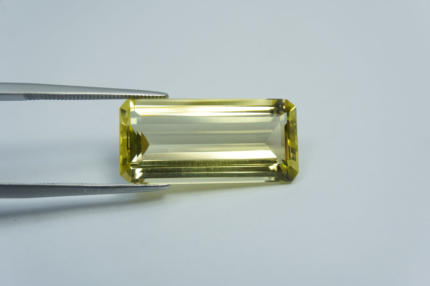 15.90ct Green gold 24x11mm