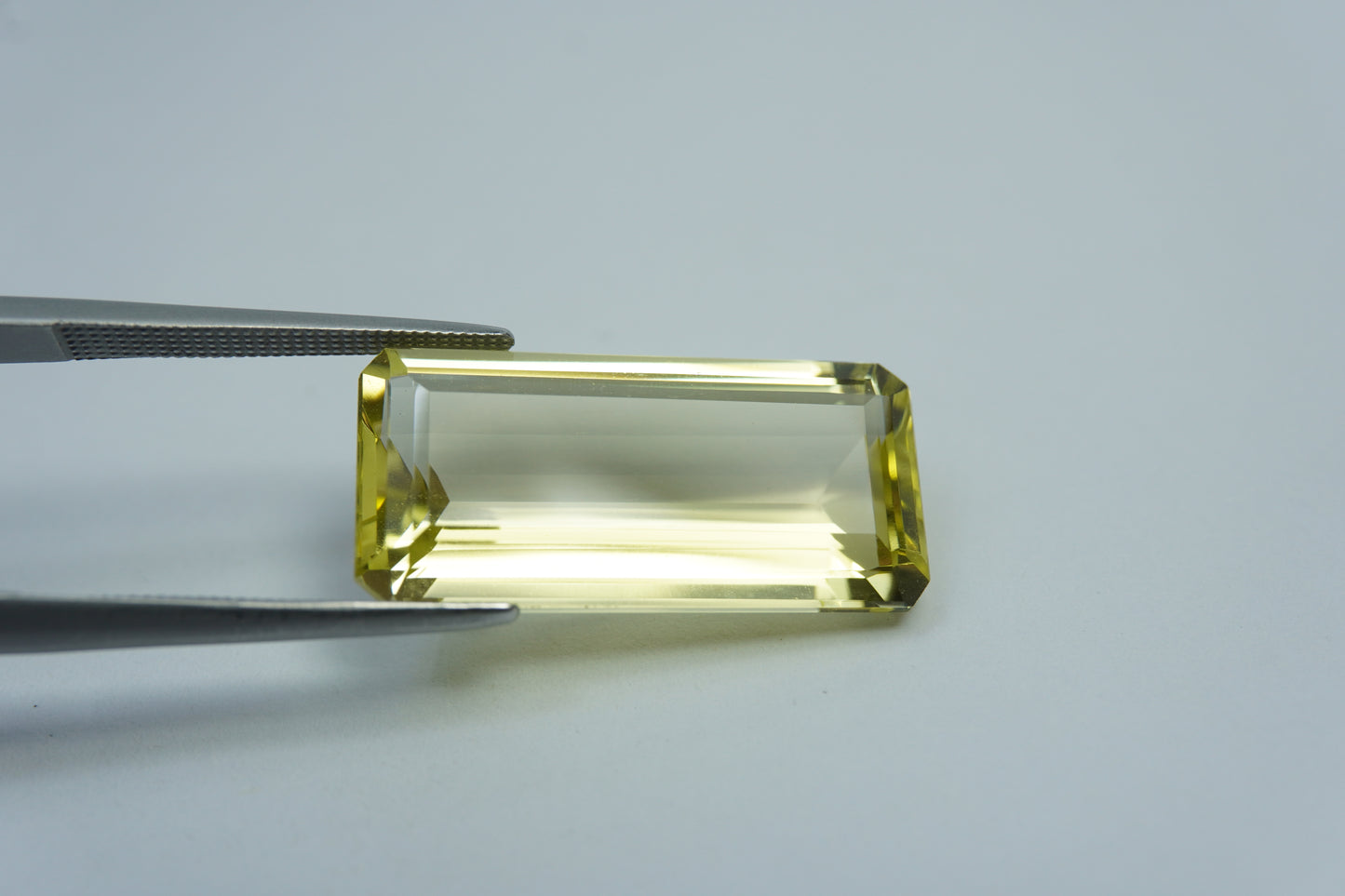 15.90ct Green gold 24x11mm