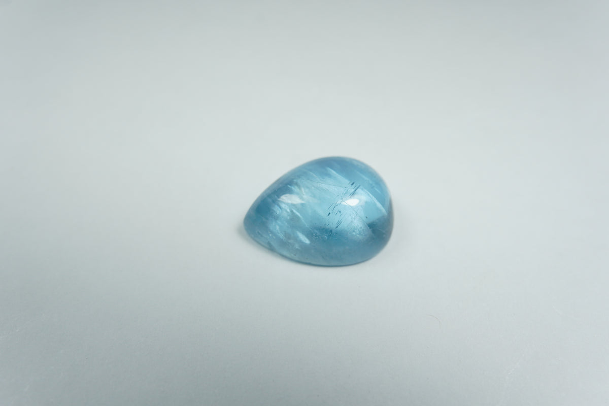 5.99ct Aquamarine cabochon 13x10mm