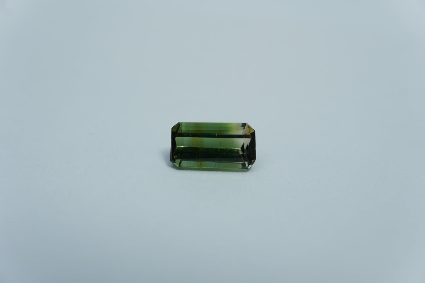 1.34ct Turmalina bicolor 8x4mm