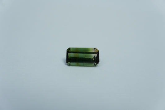 1.34ct Turmalina bicolor 8x4mm
