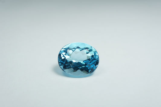 8.8ct Topázio Suíço 13x11mm