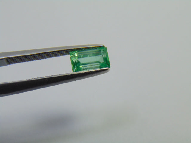 0.89ct Emerald 7x5mm