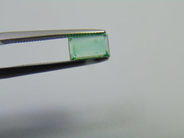 0.89ct Emerald 7x5mm