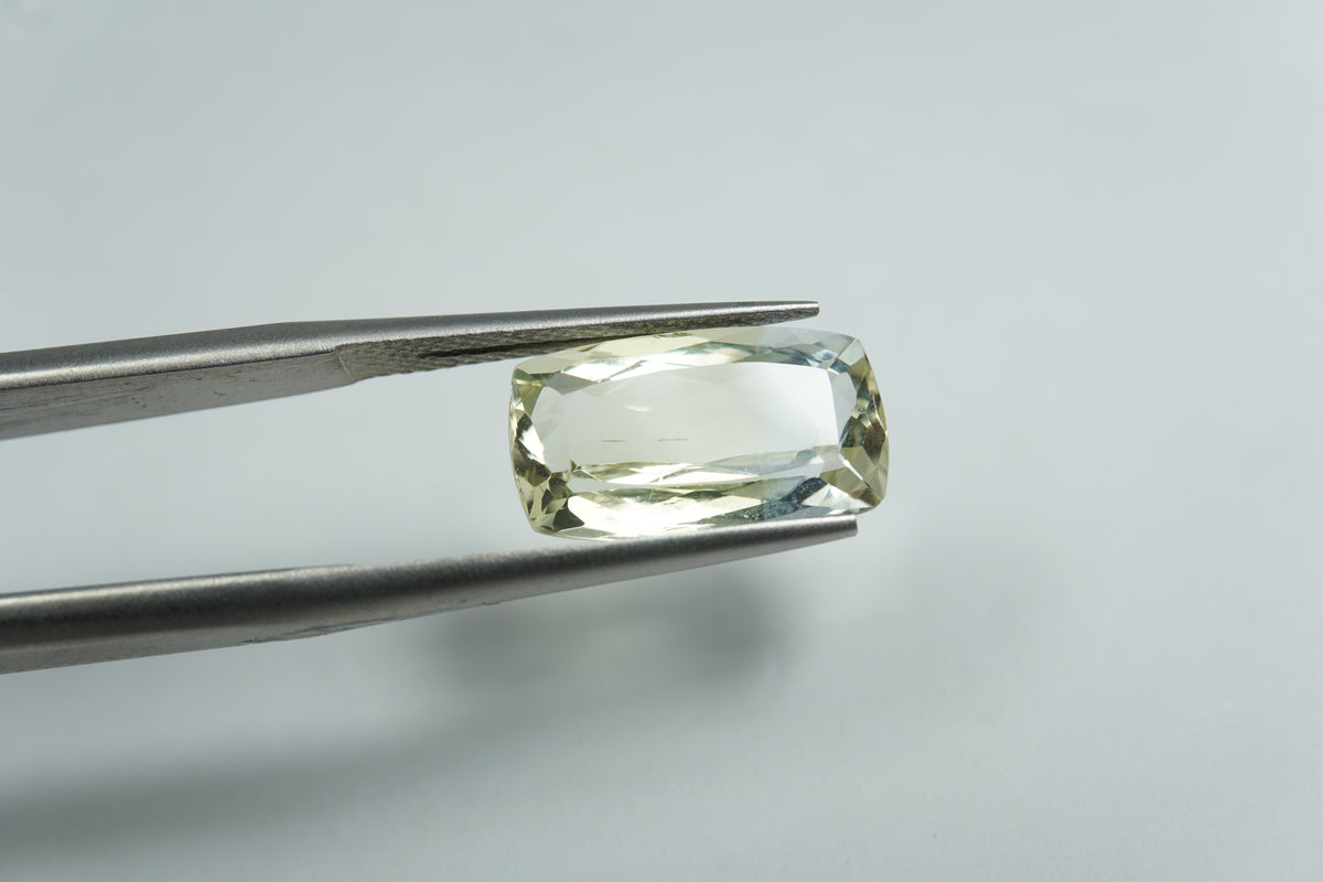 4ct Berilo bicolor 13x8mm