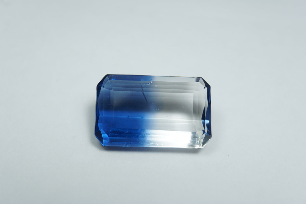 24.55ct Fluorita bicolor 22x13mm
