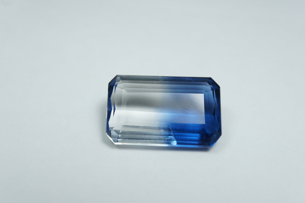 24.55ct Fluorita bicolor 22x13mm