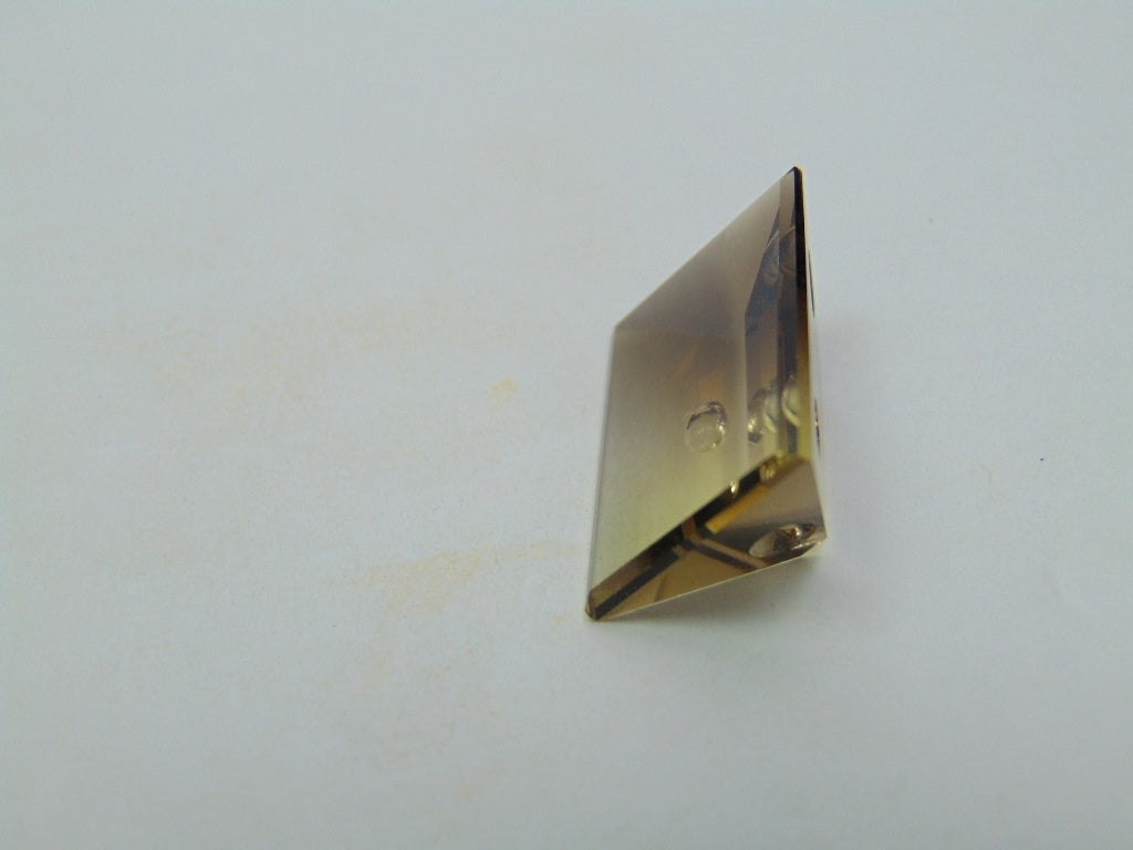 16.55ct Quartzo Bicolor 19x14mm