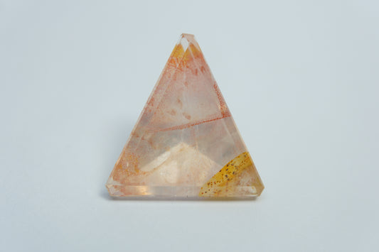 17.75ct Quartz with inclusion 22x21mm