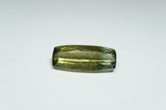 8.90ct Turmalina bicolor 21x9mm