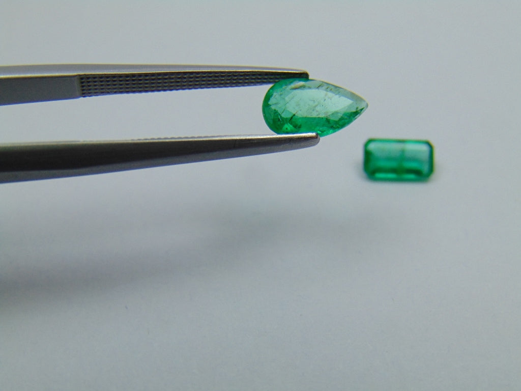 1.23ct Emerald 8x5mm 7x3mm