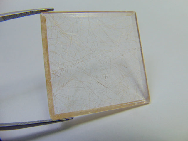 76.60ct Quartzo com Inclusão 40mm