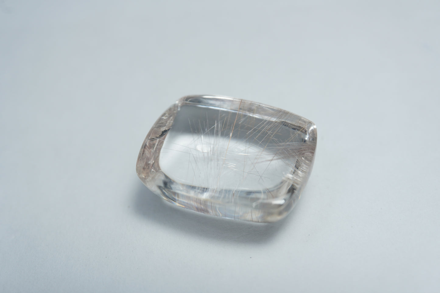 17.80ct Quartzo com inclusão cabochão 18x14mm