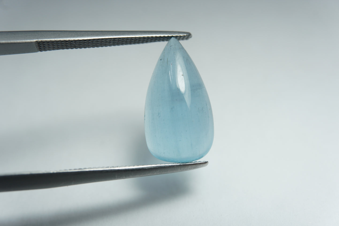 3.80ct Água-marinha cabochão 15x8mm
