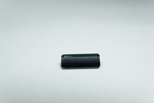 1.87ct Turmalina azul 13x5mm