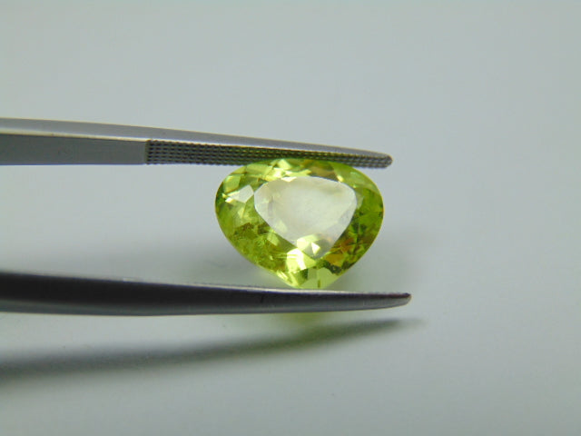 5.55ct Chrysolite 12x10mm