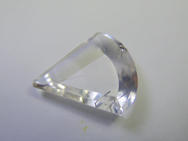 57.45ct Quartzo com Inclusão 37x34mm