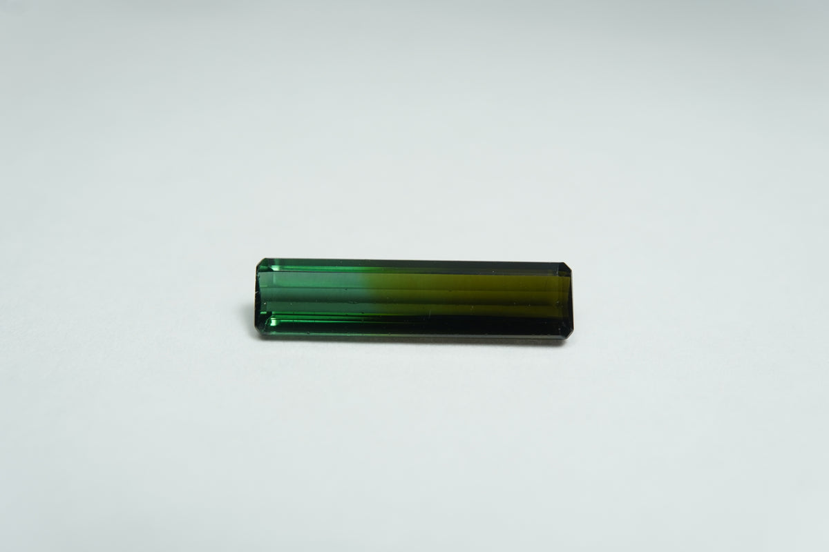 2.70ct Turmalina bicolor 15x5mm