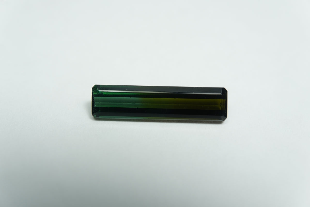 2.70ct Turmalina bicolor 15x5mm