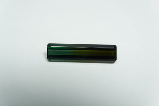2.70ct Turmalina bicolor 15x5mm