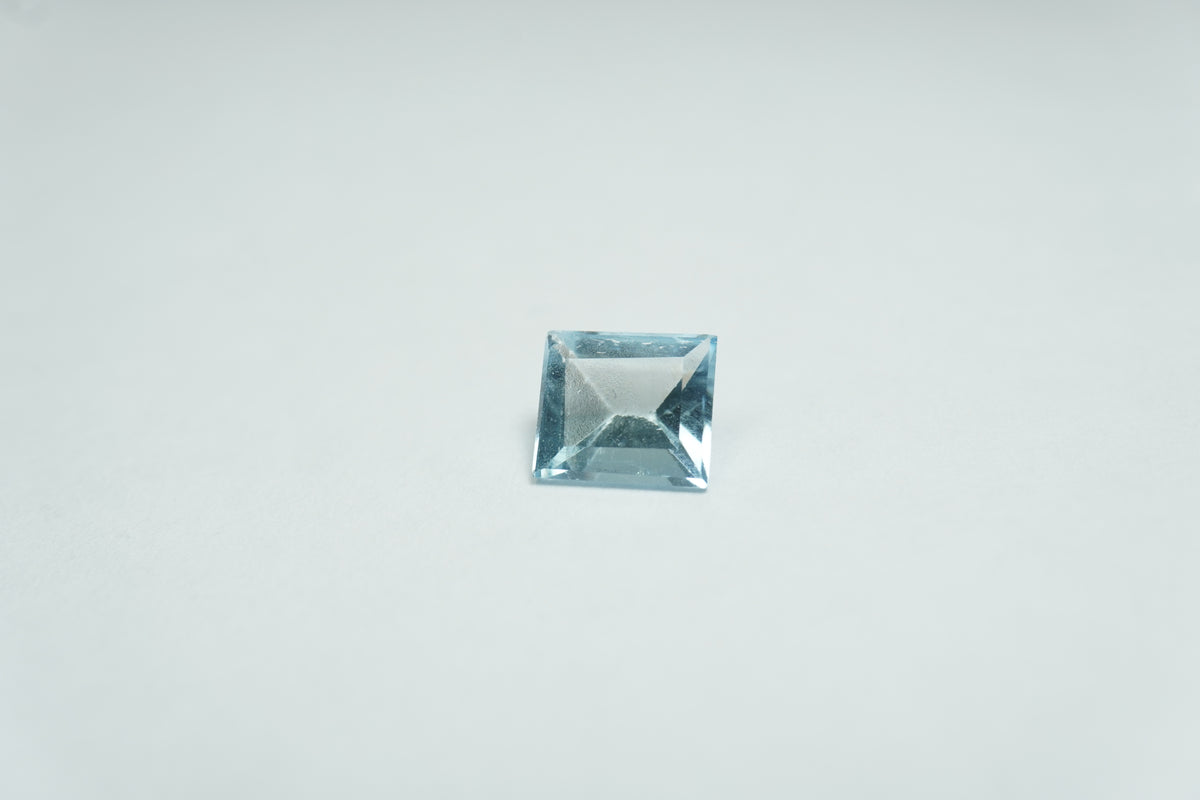 0.75ct Água-marinha 6x5mm