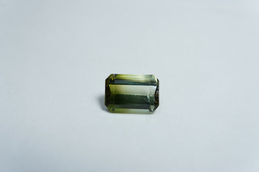 2.18ct Turmalina bicolor 9x6mm