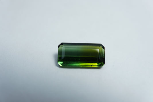2.08ct Turmalina bicolor 11x6mm
