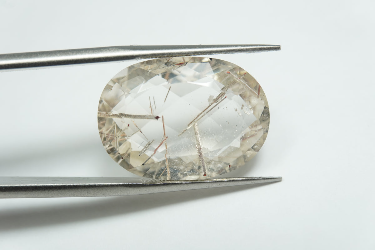 17.55ct Quartzo com inclusão 21x15mm