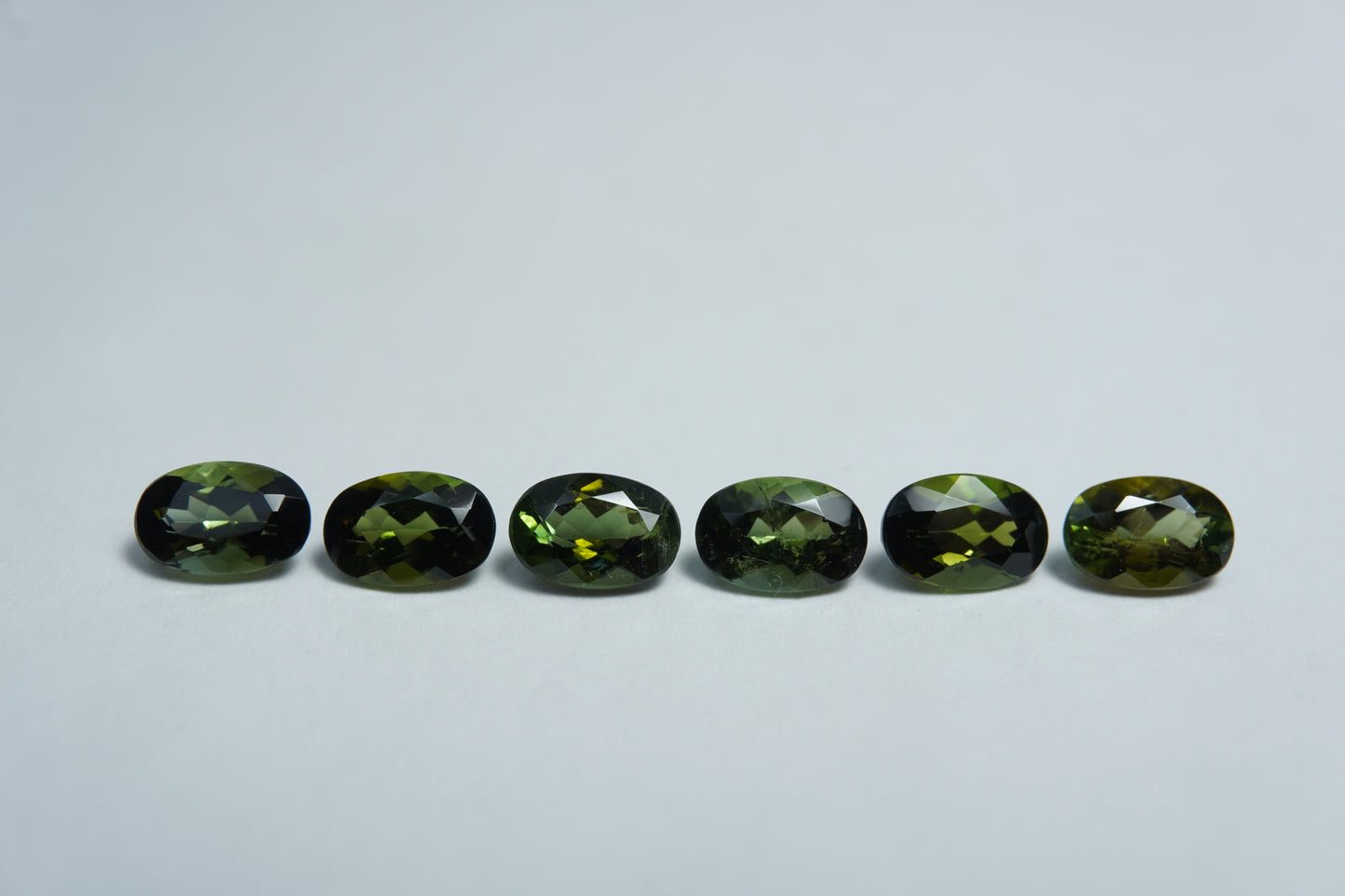2.93ct Turmalina calibrada 6x4mm