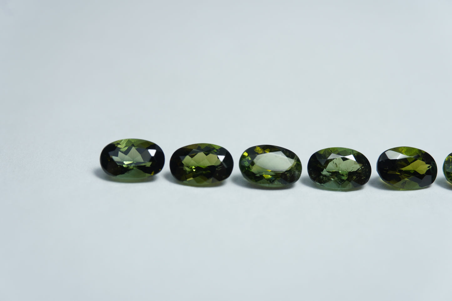 2.93ct Turmalina calibrada 6x4mm