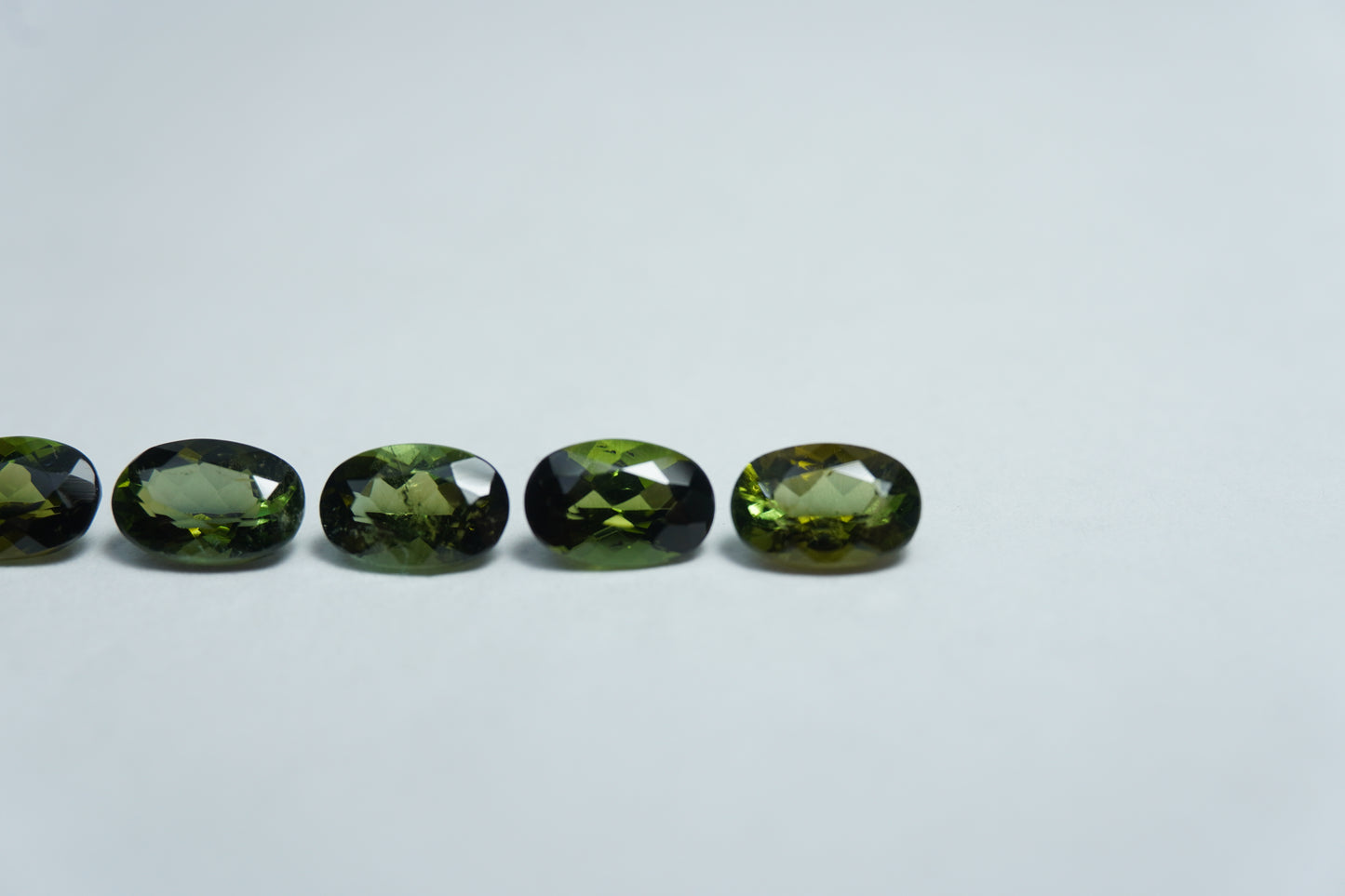 2.93ct Turmalina calibrada 6x4mm