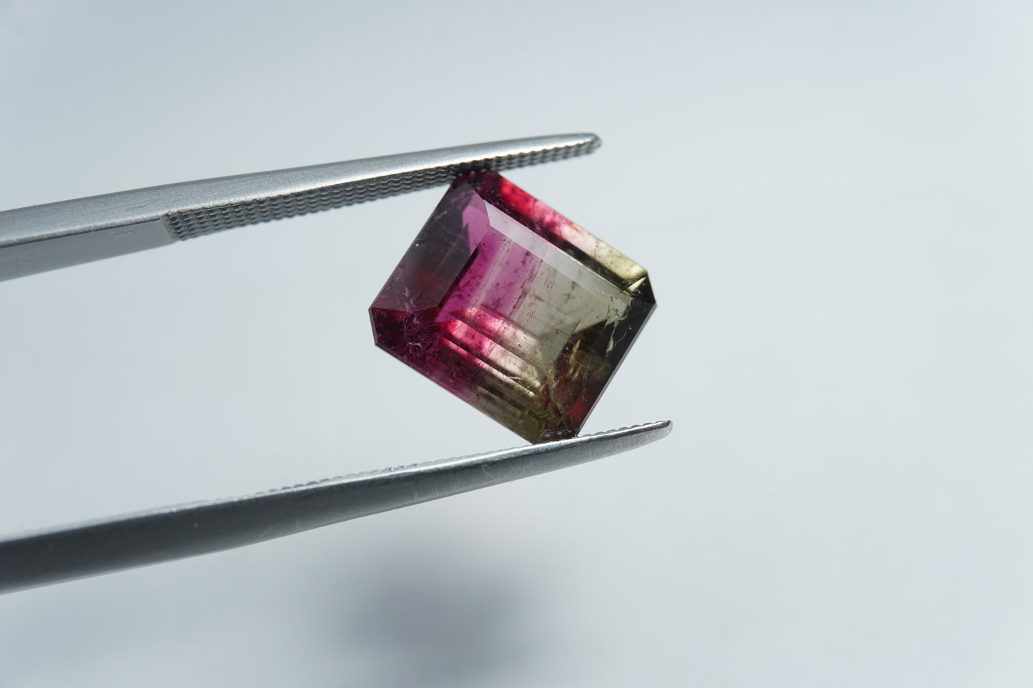 3.90ct Turmalina bicolor 10x9mm