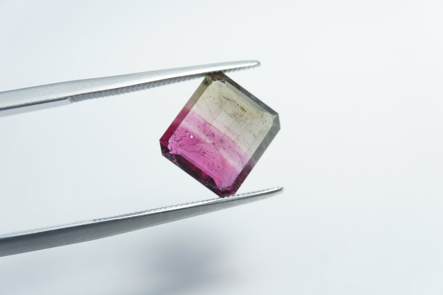 3.90ct Turmalina bicolor 10x9mm