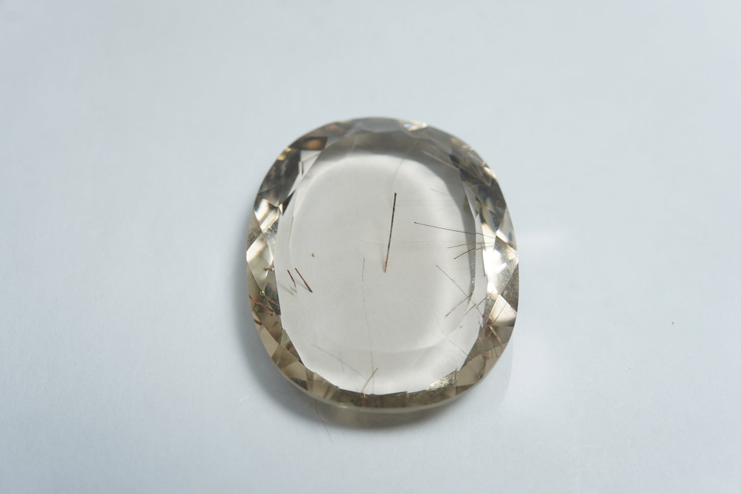 38.35ct Quartzo com inclusão 30x24mm