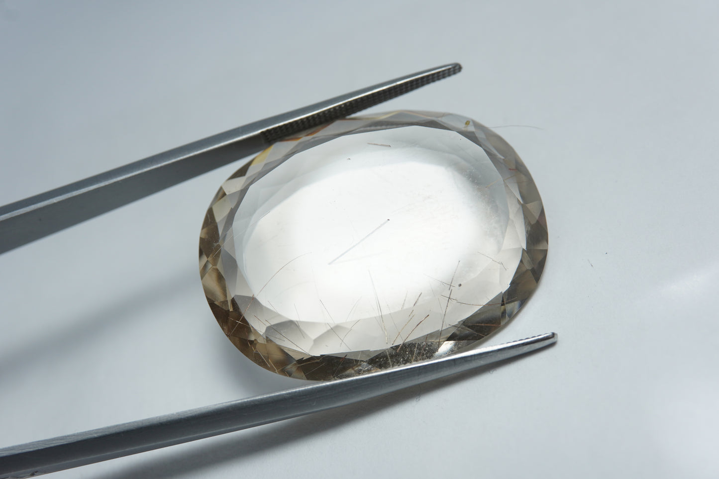 38.35ct Quartzo com inclusão 30x24mm