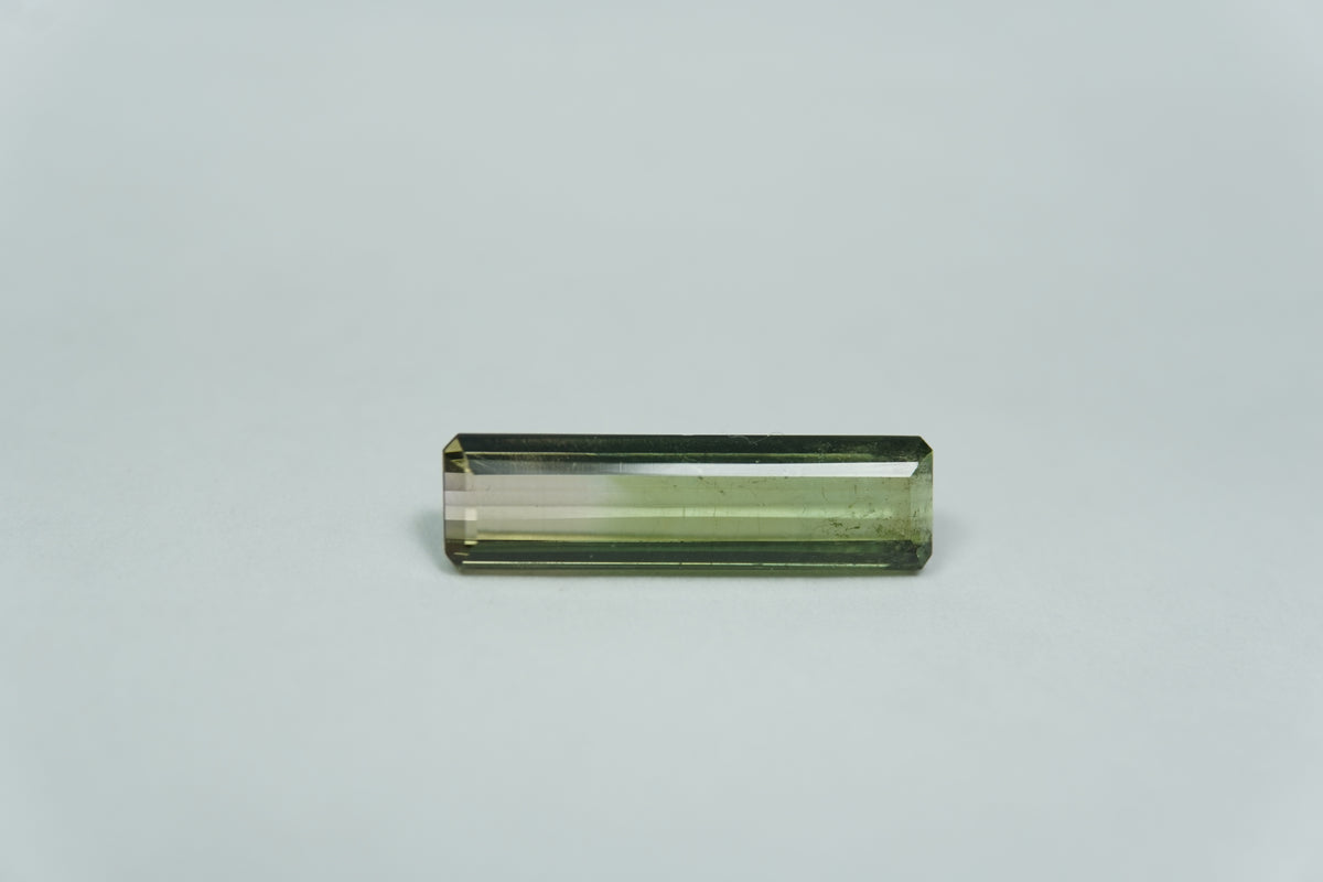 2.15ct Turmalina bicolor 15x4mm